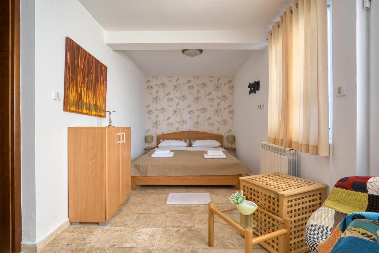 Apartman Marija Lux Свети Стефан Екстериор снимка
