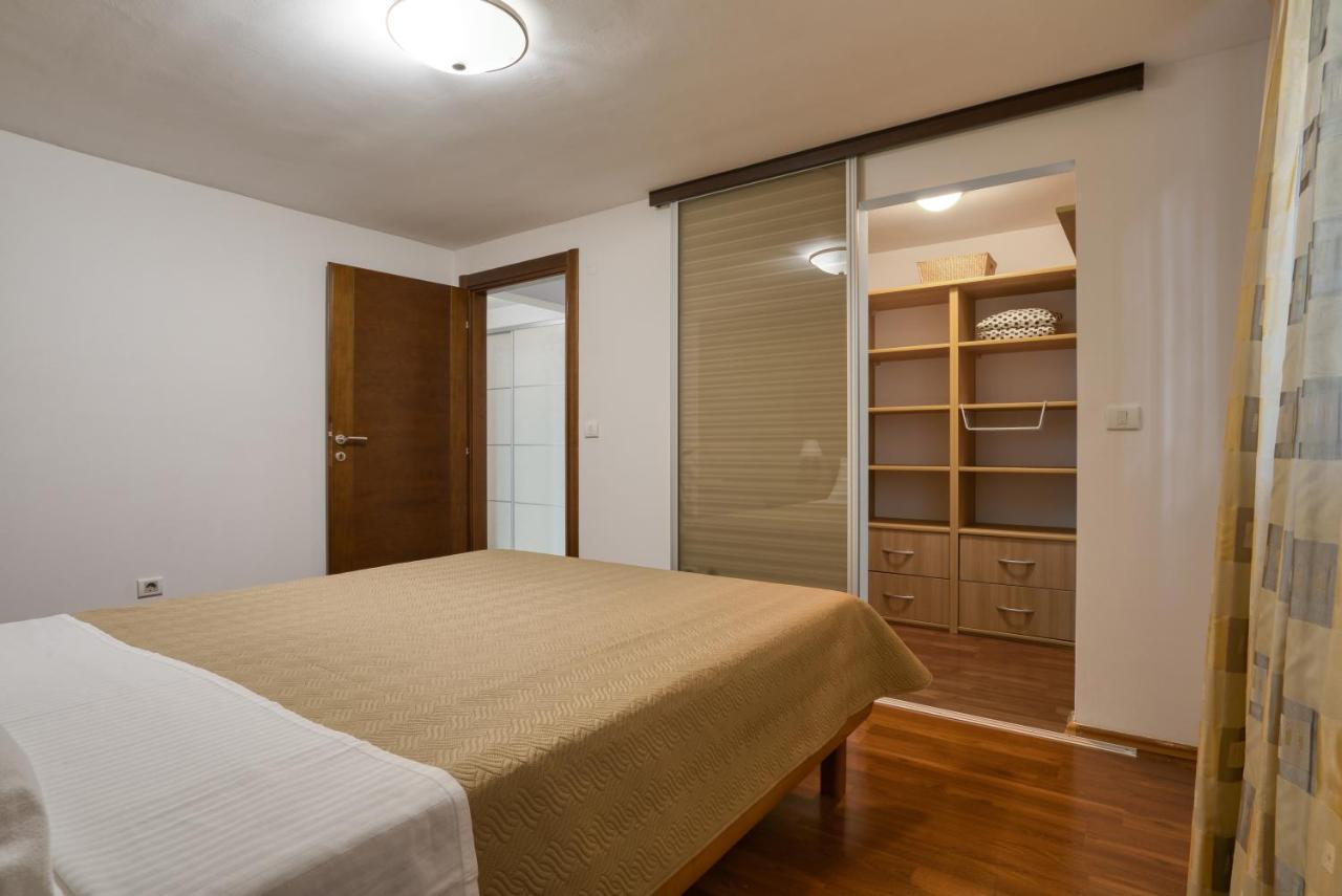 Apartman Marija Lux Свети Стефан Екстериор снимка